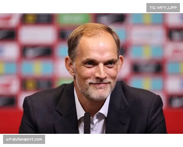 场边一幕：安切洛蒂与图赫尔在场边激烈交流，第四官员上前劝开